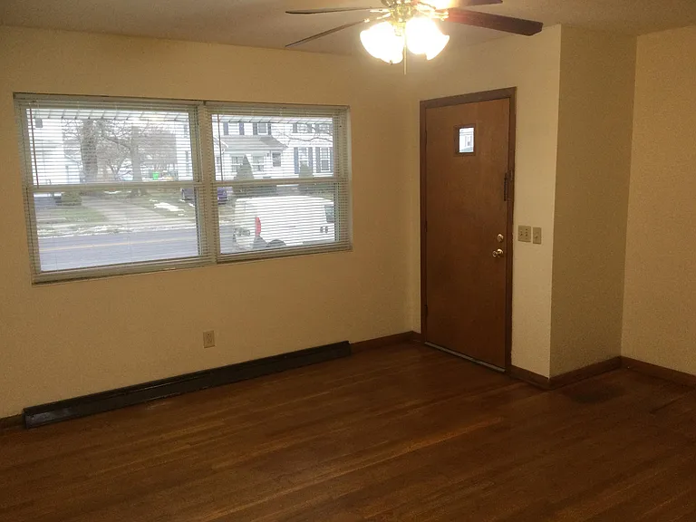 110 N Crater Ave — Photo 8
