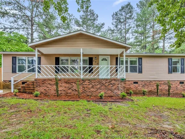 535 McDougald Dr, Raeford, NC 28376