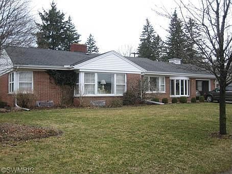 1st image of 140 Hillcrest Dr