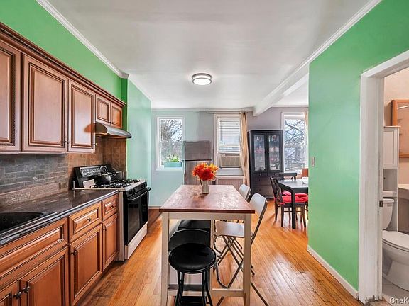4th image of 6144 Eliot Avenue
