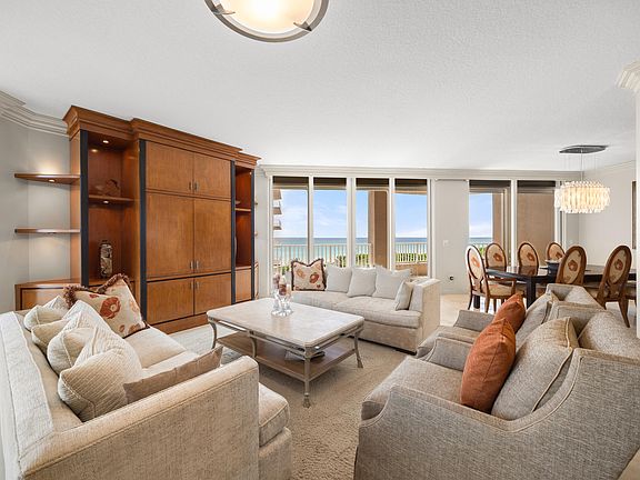 4th image of 700 Ocean Royale Way #601