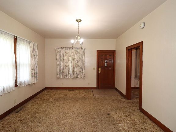 2nd image of 536 W 5th St