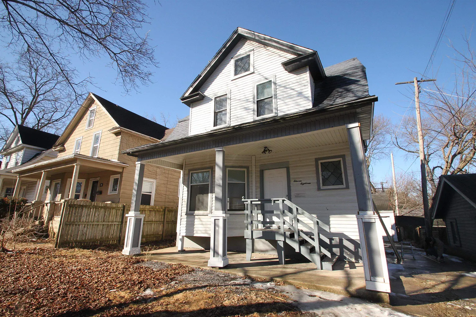 1118 N Winnebago St photo 1