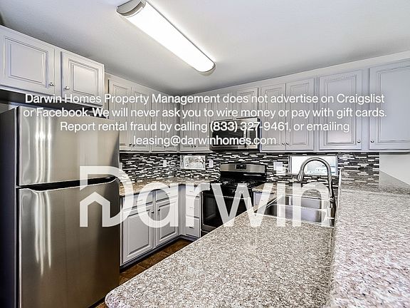 4th image of 5912 Commodore Cove Dr