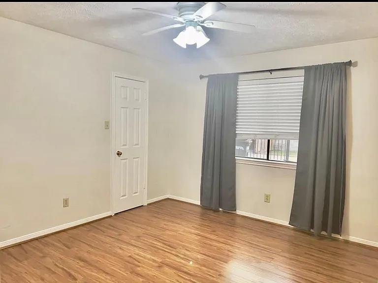 22527 Wildwood Grove Dr — Photo 17