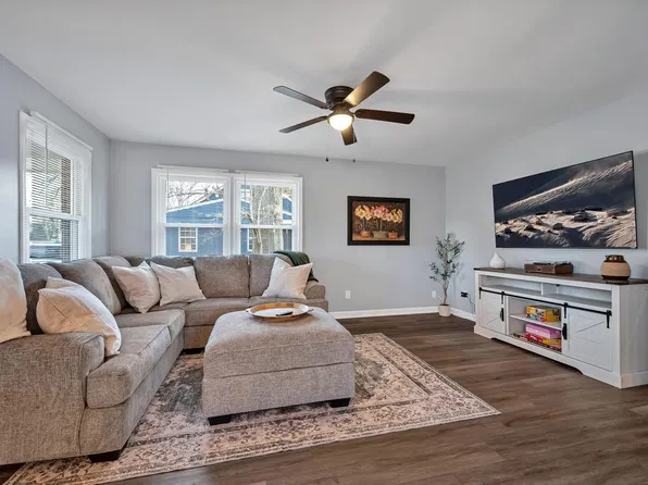 200 Center St, Apex, NC 27502