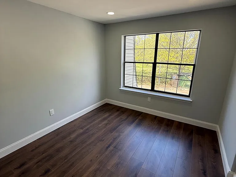 1008 Hidden Village Dr — Photo 12