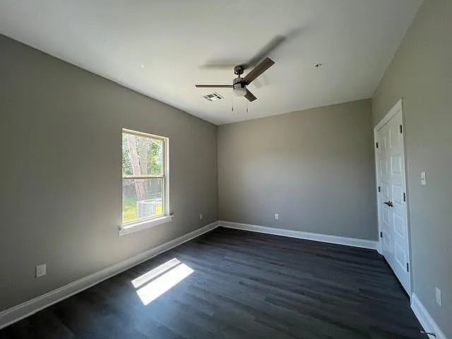 1112 Cambridge Dr #D — Photo 8