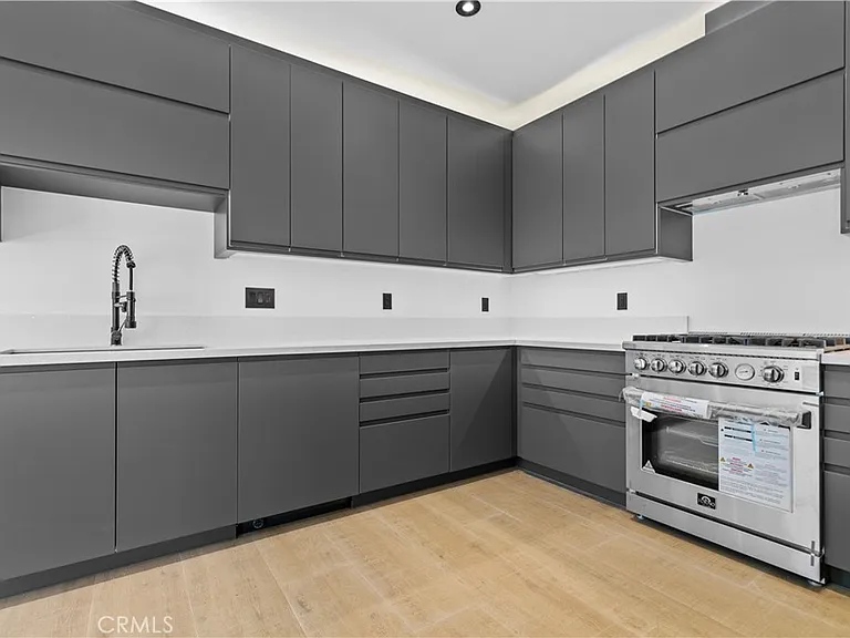 536 Hampton Rd — Photo 23