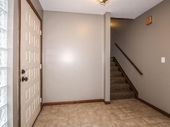 3rd image of 6810 Netherland Dr