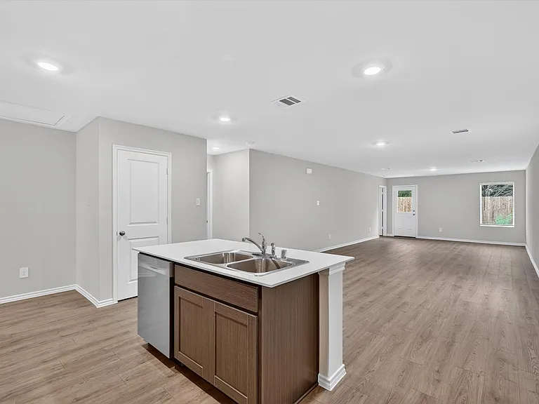1413 Brook Ln — Photo 8