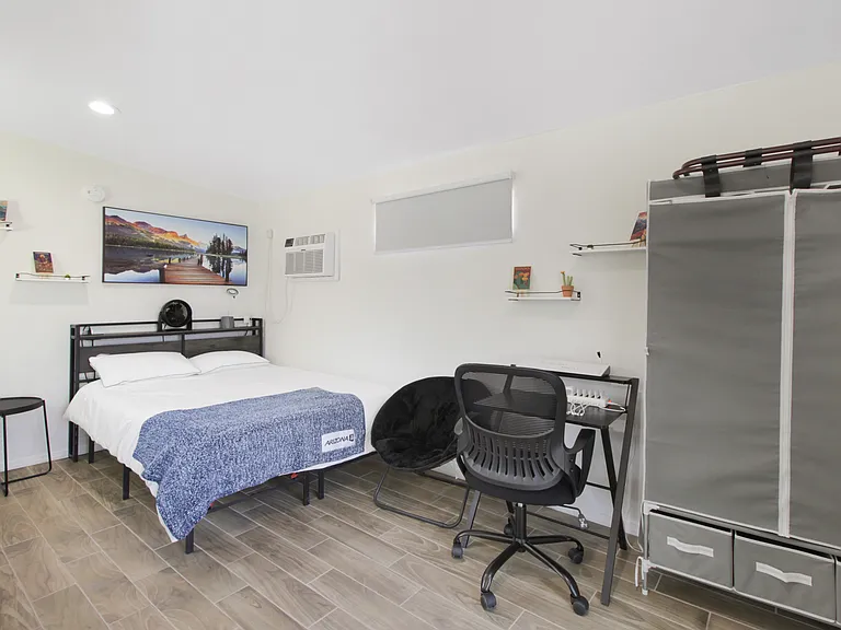 802 W Calle Francita — Photo 5