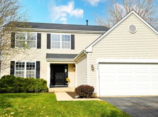 648 Lochwood Dr, Crystal Lake, IL 60012