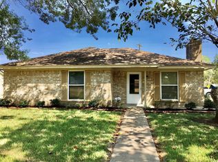 700 Betty St, Angleton, TX 77515