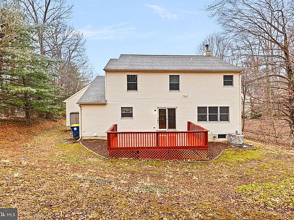 4th image of 4 Clear Spring Ln