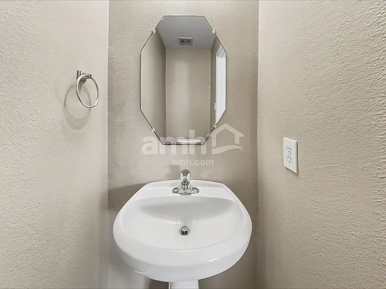 1711 Mickle Creek Dr — Photo 8