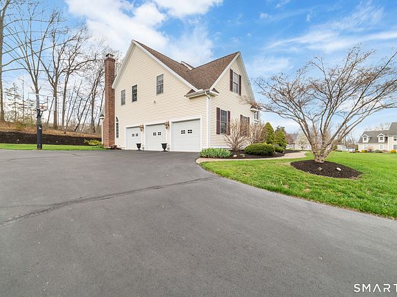 2nd image of 33 Watch Hill Road