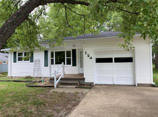 124 Smith Rd, Lebanon, MO 65536