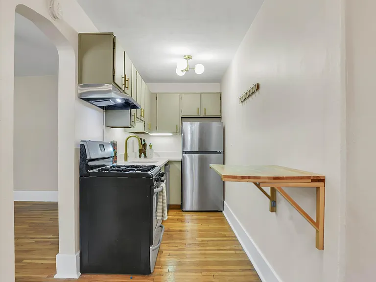 1275 N Clarkson St — Photo 7