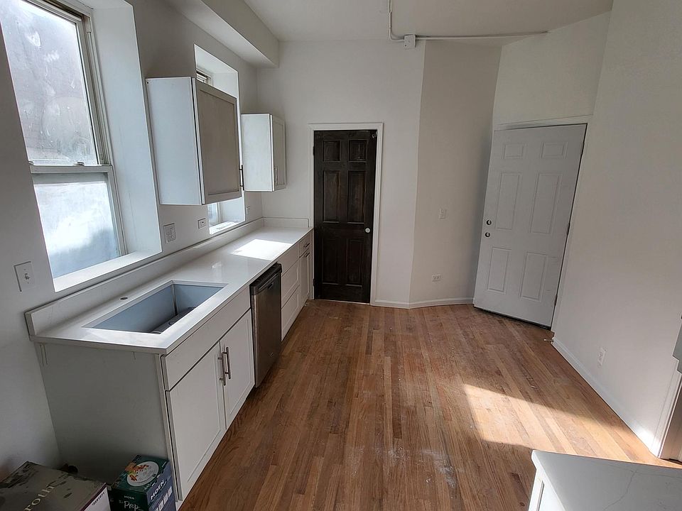 1st image of 2523 S Whipple St #3R