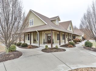 1566 Emerald Hills Dr, Nixa, MO 65714