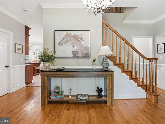 3rd image of 10829 Perrin Cir