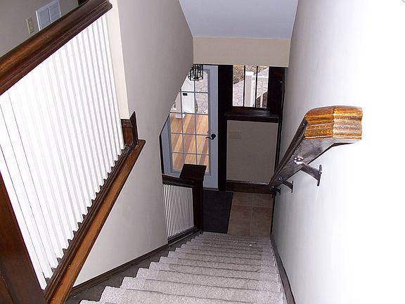 2nd image of 161 Oakwood Ave APT B