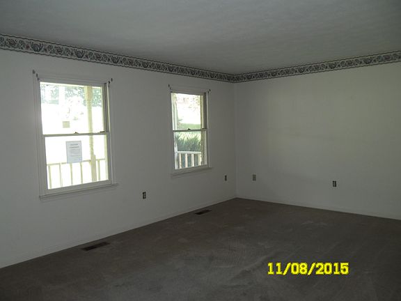 3rd image of 633 Essex Dr