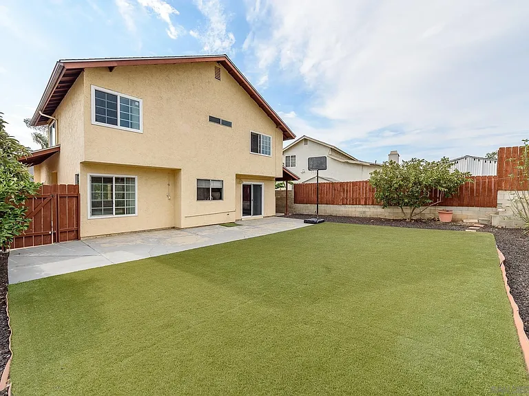 1045 Fuchsia Ln — Photo 30