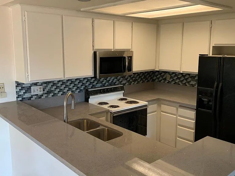 2425 Cranston Dr #202 — Photo 1
