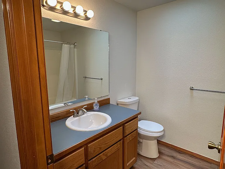19753 Mosjon Cir NE — Photo 16