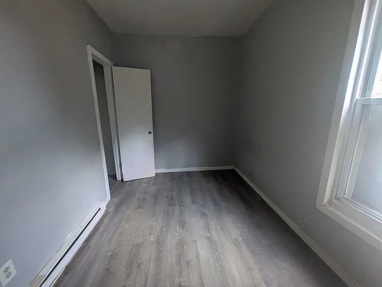 16 Market St #1A — Photo 8