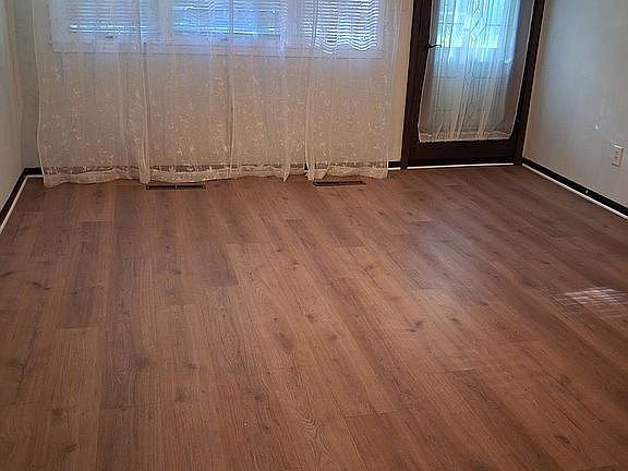 2nd image of 4003 Southlake Cir