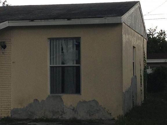 4th image of 6840 SW 16th Ct