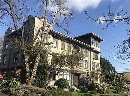 1st image of 302 Malden Ave E APT 8