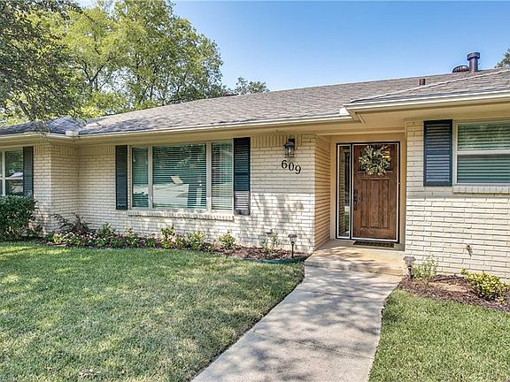 3rd image of 609 Merrill Dr
