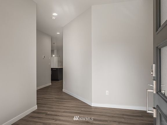 3rd image of 12414 168th Avenue SE #3021