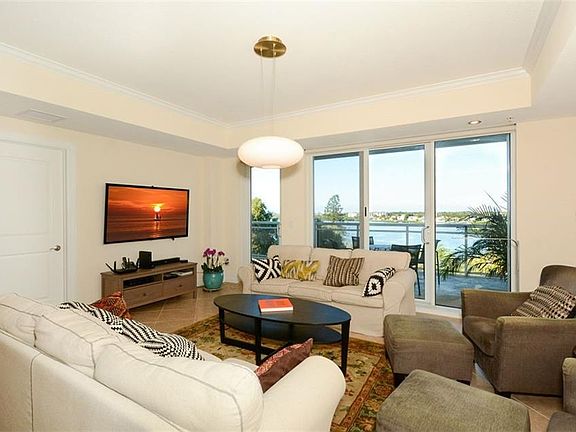4th image of 1660 Summerhouse Ln Suite 502