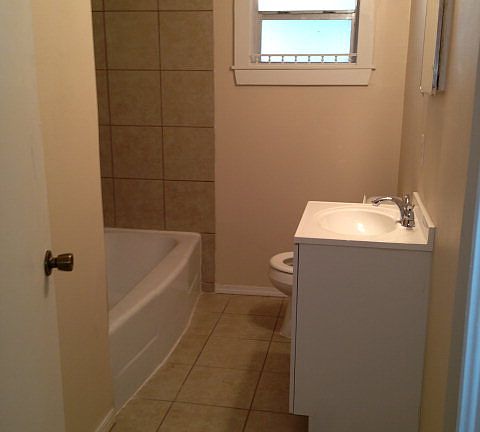 4th image of 1802 College Dr