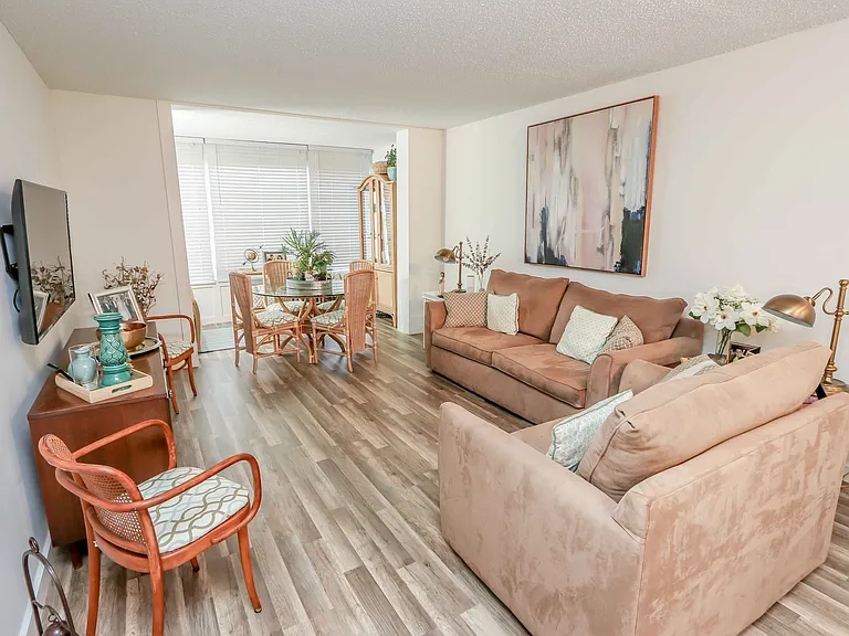 9150 Lime Bay Blvd #21 — Photo 1