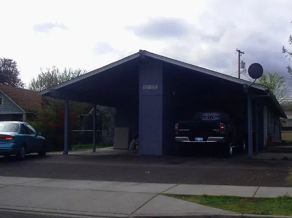 1017 W 12th St, Medford, OR 97501