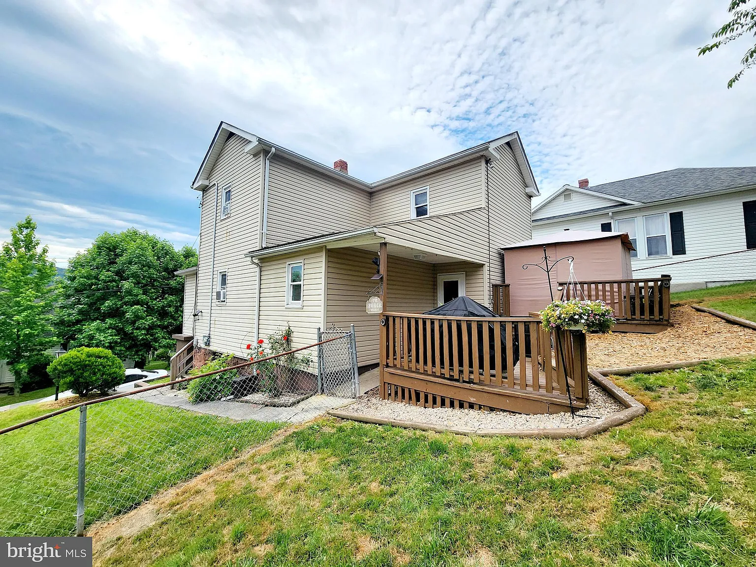 219 Spruce St photo 1