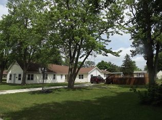 590 E Grant St, Watseka, IL 60970