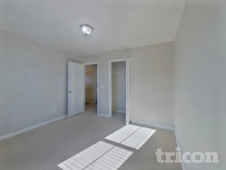 137 Portchester Ln — Photo 11
