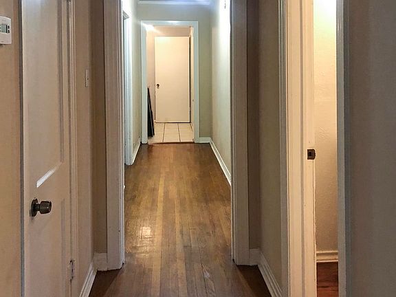 4th image of 711 E Short St #21