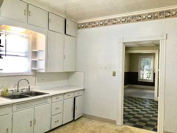 5th image of 807 S Woodbridge St