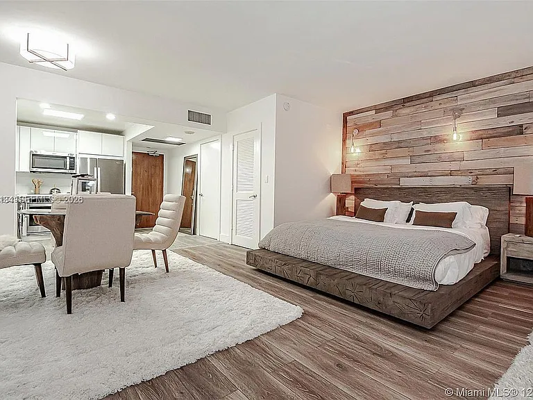 2301 Collins Ave #843 — Photo 8