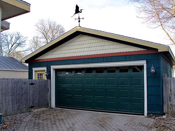 5th image of 322 E Spruce St