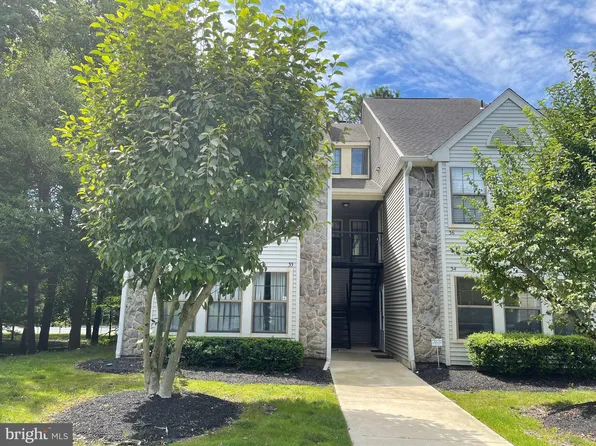 35 Summit Ct, Marlton, NJ 08053