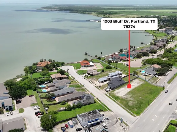 1003 Bluff Dr, Portland, TX 78374